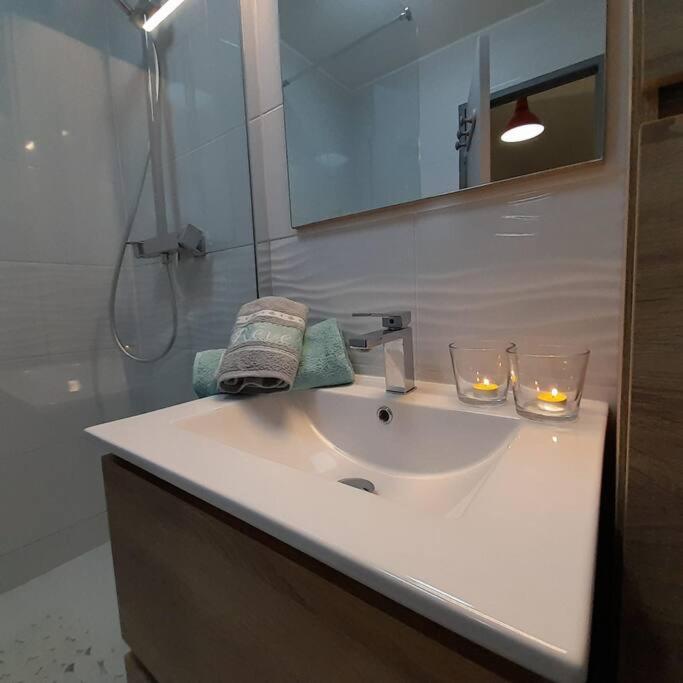 Petit Paradis Classe 3 Etoiles A 200M De La Plage! Terrasse-Wifi-Parking-Clim Сен-Мандри-сюр-Мер Екстериор снимка
